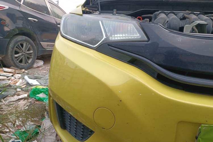 Used Honda Fit 2014 1.5L LX CVT Comfort Model Right Front Headlight