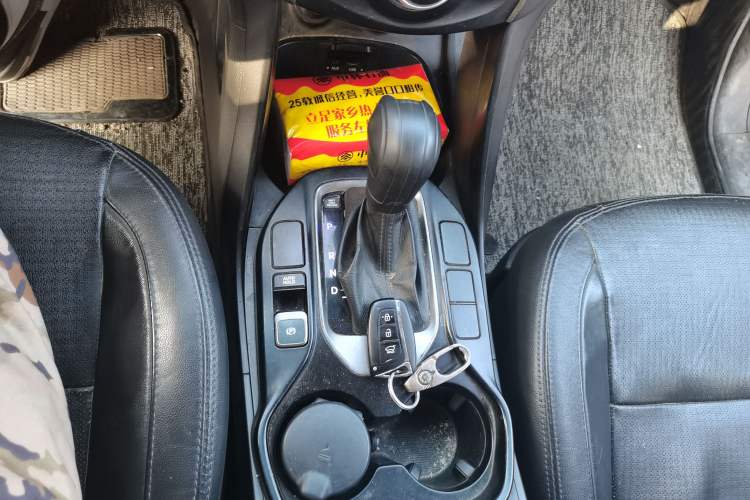 Used Hyundai Santa Fe 2013 Revised Version 2.4L Automatic All-Wheel Drive Luxury Trim