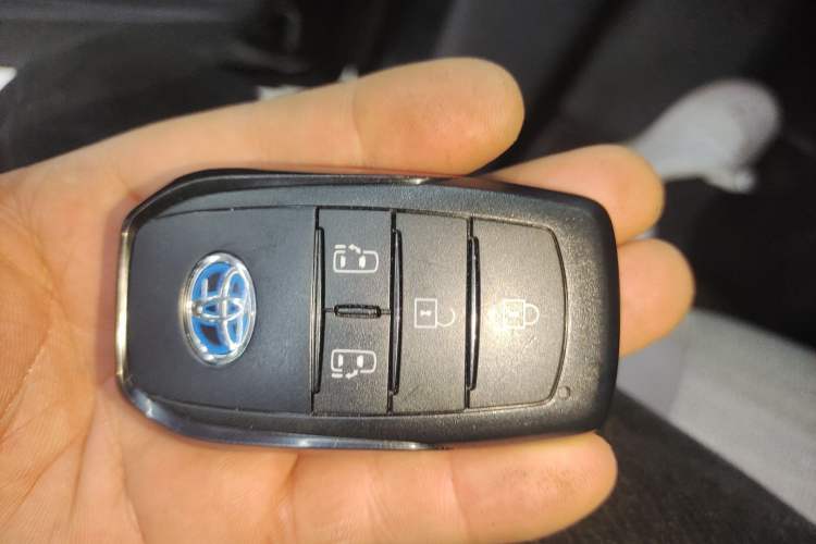 Used Toyota SIENNA 2023 2.5L Hybrid Comfort Edition