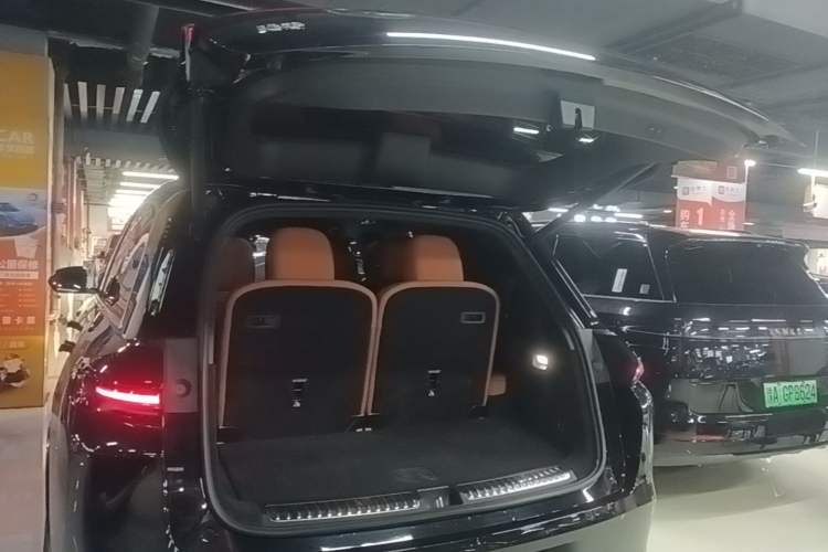 Used Li Auto L8 2025 Max Smart Refresh Edition
