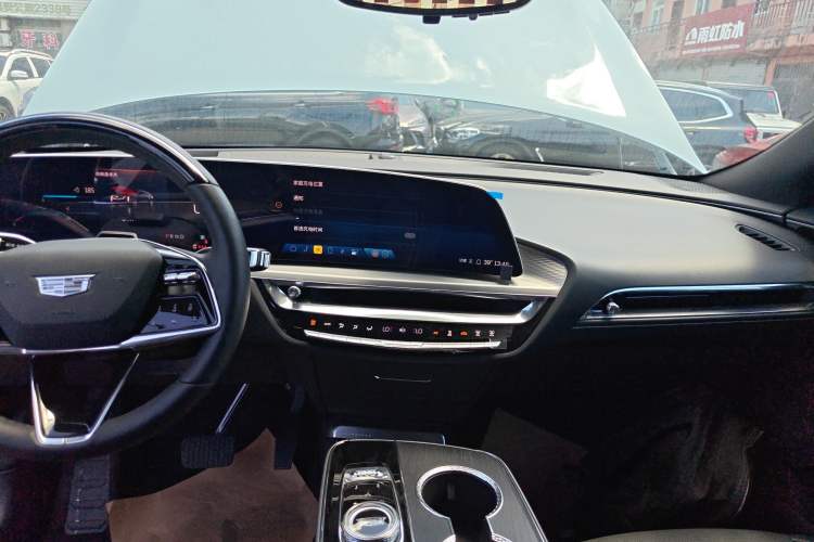 Used Cadillac LYRIQ 2022 Rear-Drive Long-Range Luxury Edition
