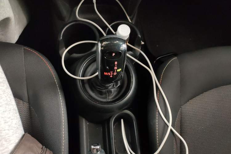 Used MINI 2018 1.5T ONE Five-Door Edition Gear Lever