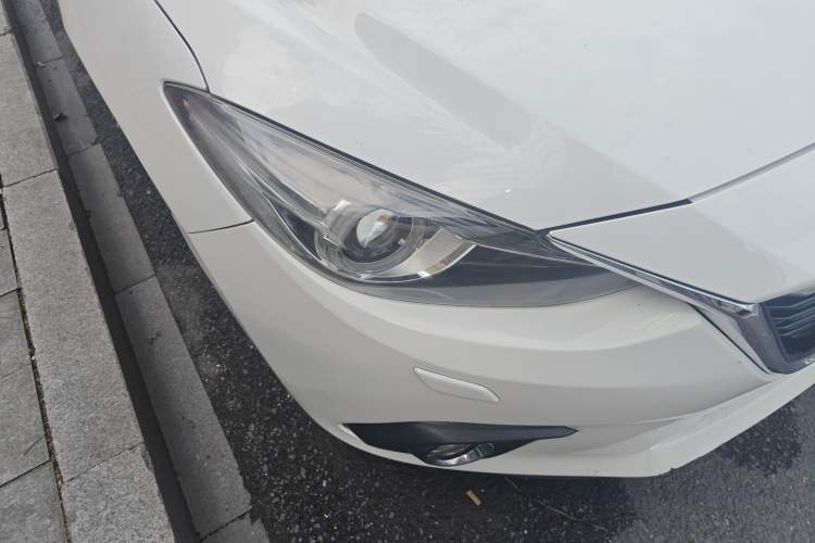 Used Mazda 3 Axela 2014 Sedan 2.0L Automatic Flagship Model