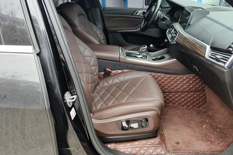 Used BMW X5 2022 xDrive 40Li M Sport Package