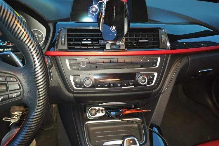 Used BMW 3 Series 2015 320i Luxury Edition Sports Design Package
