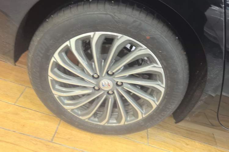 Used Buick LaCrosse 2026 Model 28T Platinum Edition
