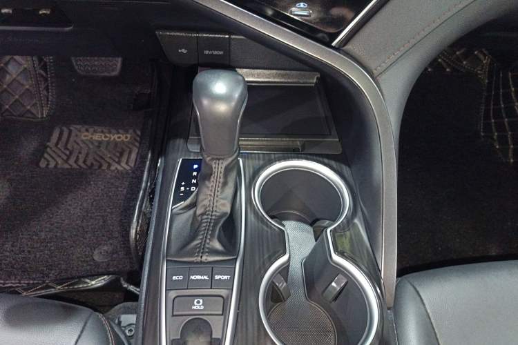 Used Toyota Camry 2021 2.5G Luxury Edition Gear Lever