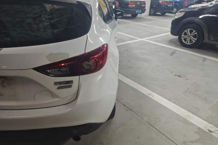 Used Mazda 3 Axela 2014 Hatchback 1.5L Manual Comfort Model
