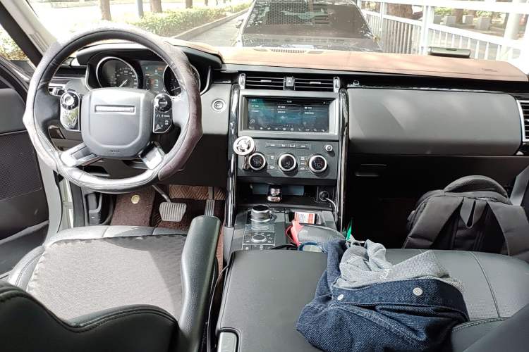 Used Land Rover Discovery 2019 3.0 SC V6 SE