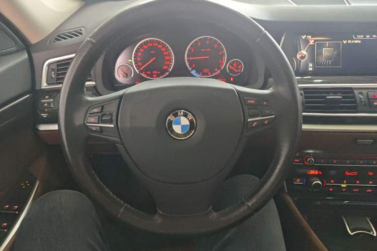 Used BMW 5 Series GT 2015 528i Leading Model