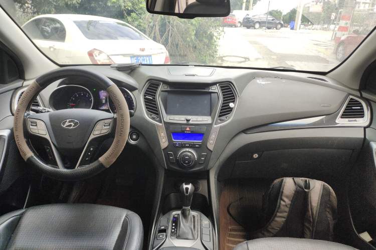 Used Hyundai Santa Fe 2013 2.4L Automatic Two-Wheel Drive Smart Version