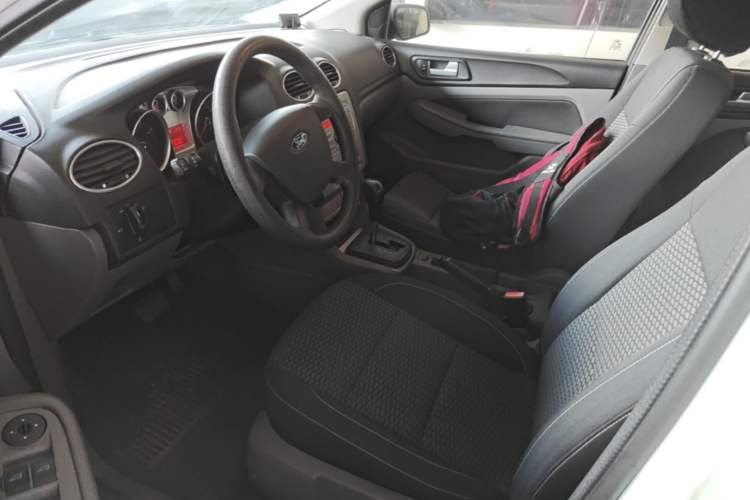 Used Ford Focus 2013 Hatchback Classic 1.8L Automatic Base Model
