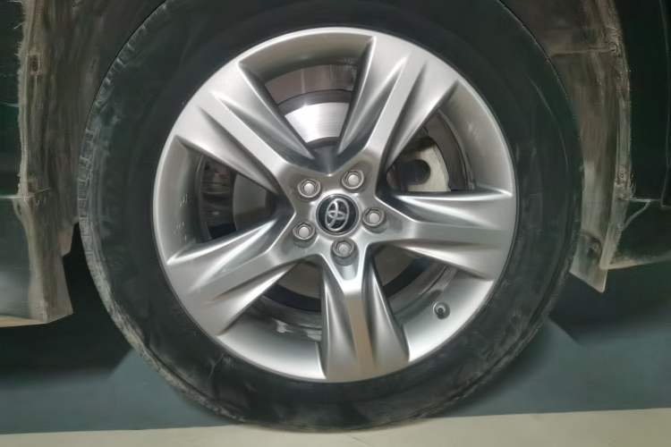 Used Toyota Highlander 2018 2.0T Four-Wheel Drive Luxury Version 7 Seats China VI Standard