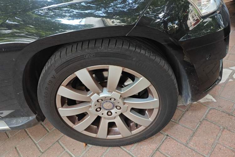 Used Mercedes-Benz GLK-Class 2011 GLK 300 4MATIC Luxury Model Right Front Wheel Hub