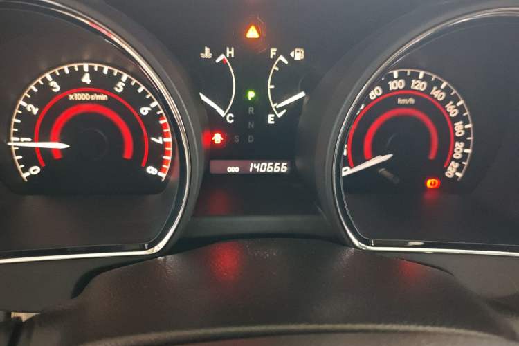 Used Toyota Highlander 2012 3.5L 4x4 7-Seater Luxury Edition with Navigation Odometer Close Up