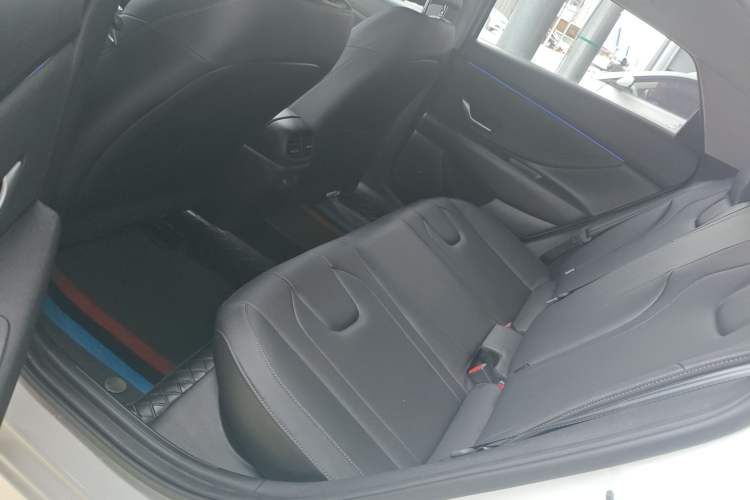 Used Hyundai Elantra 2023 1.5L CVT LUX Prestige Edition Left Rear Seat
