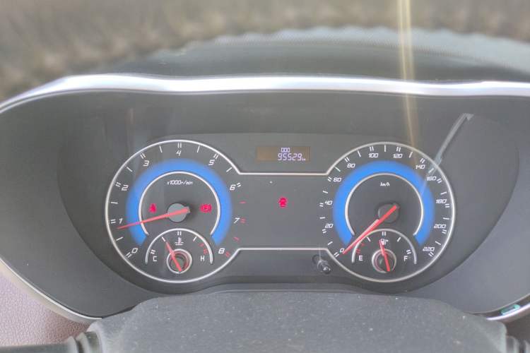 Used Haima V70 2016 2.0L Manual - Comfort Edition 6 Seats