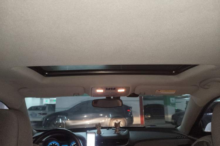 Used Chevrolet Malibu 2016 1.6T Automatic Comfort Edition Headliner