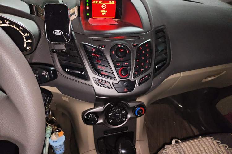 Used Ford Fiesta 2011 Sedan 1.5L Automatic Fashion Edition
