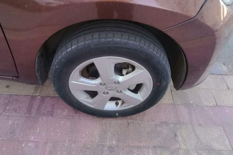 Used Venucia R30 2014 1.2L Manual Luxury Edition