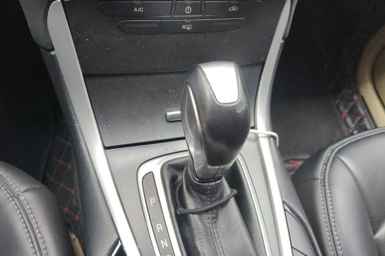 Used Ford Edge 2016 EcoBoost 245 Two-Wheel-Drive Titanium 5-Seater
