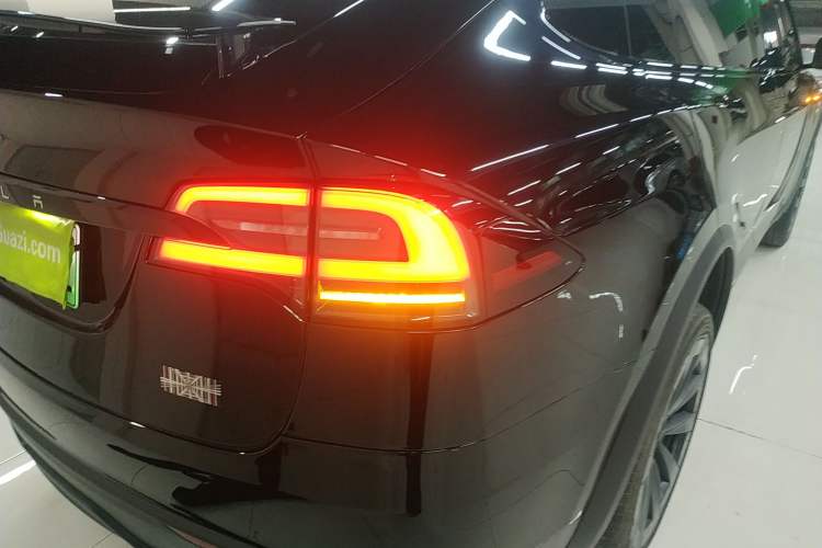 Used Tesla Model X 2023 Three-Motor All-Wheel-Drive Plaid Version Exterior 3