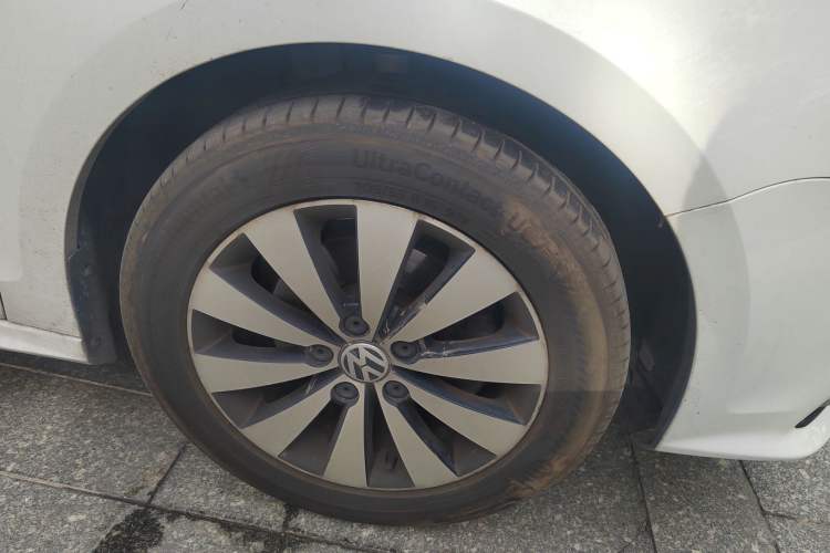 Used Volkswagen Sagitar 2018 280TSI DSG Comfort Model Right Front Wheel Hub