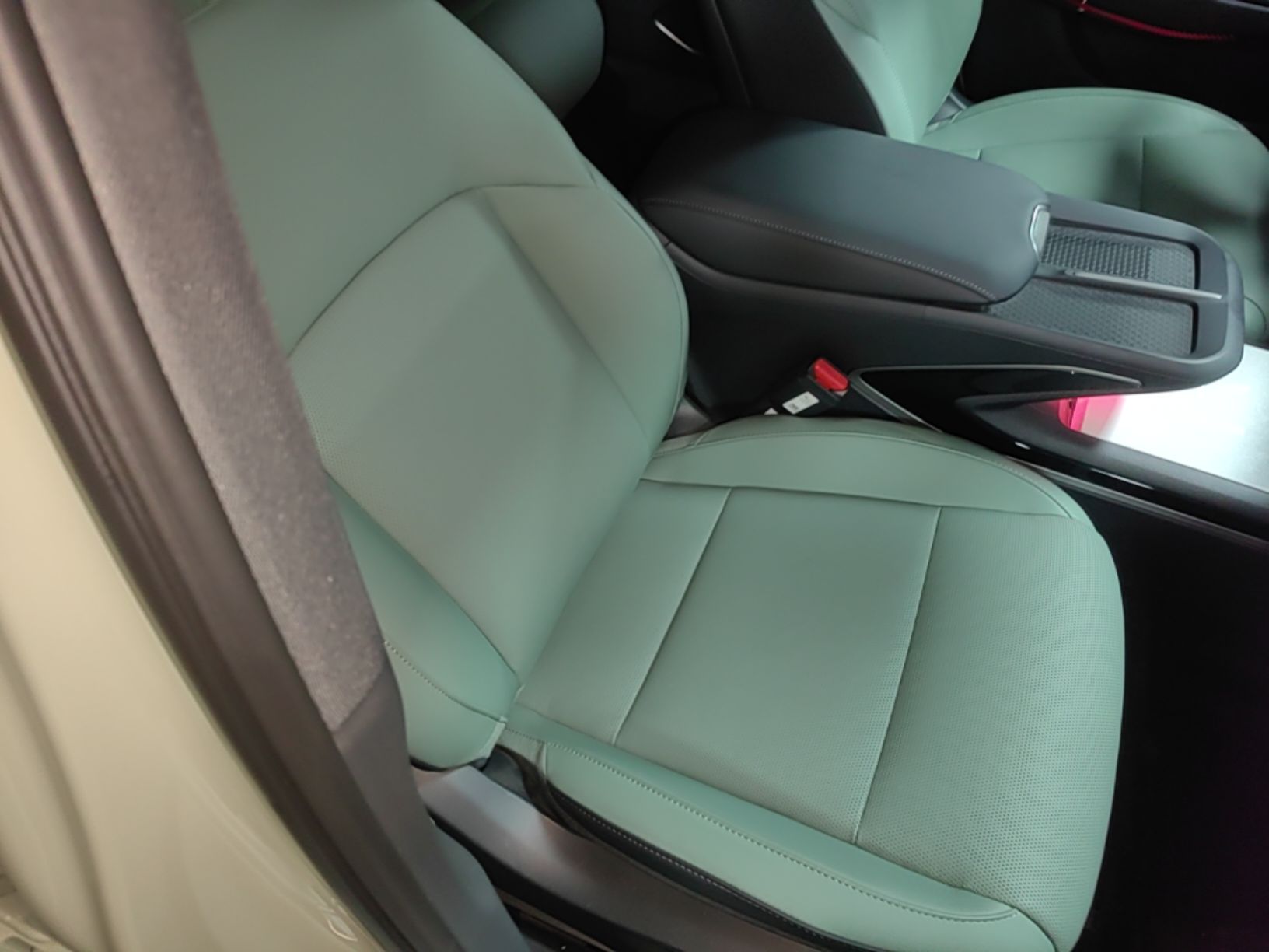 Hongqi EH7 2025 690 Smart Selection Edition — снимка 19