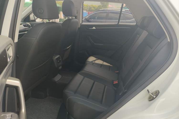 Used Volkswagen T-ROC 2022 280TSI DSG Two-Wheel Drive Comfort PLUS Left Rear Seat