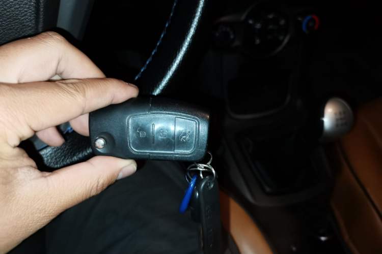 Used Ford Fiesta 2013 Sedan 1.5L Manual Fashion Edition Vehicle Key