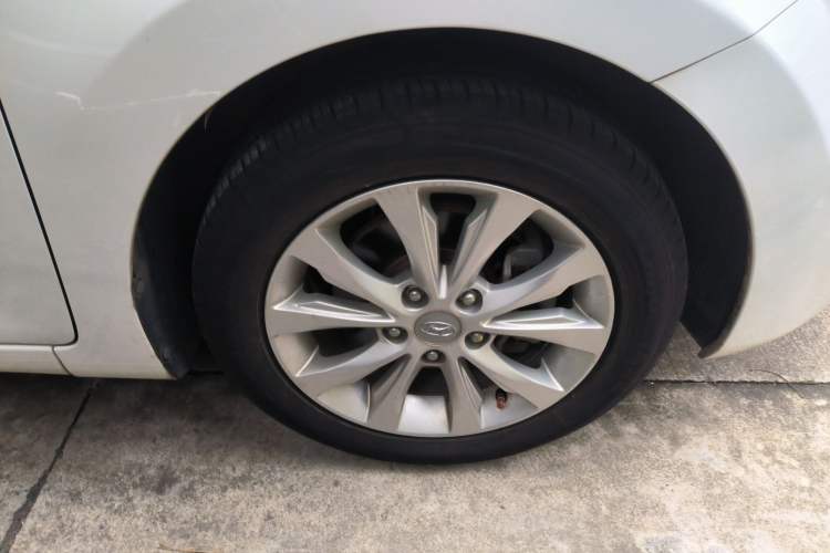Used Hyundai Elantra (5th Generation / Langdong) 2016 1.6L Manual Luxury Model Right Front Wheel Hub