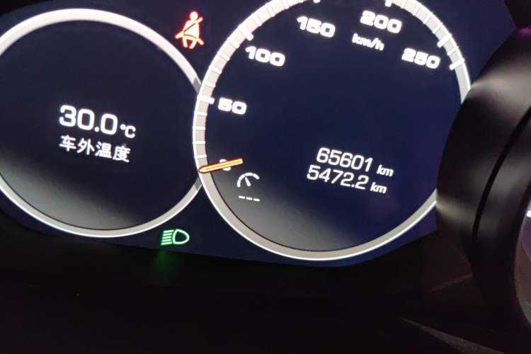 Used Porsche Cayenne 2019 Cayenne 3.0T Odometer Close Up