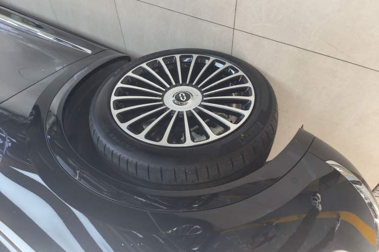 Used Hima AITO M8 2025 Extended-Range Max+ Version 53.4 kWh 6-Seater Edition