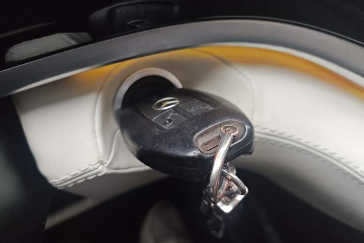 Used Mercedes-Benz Vito 2023 2.0T Business Version 7 Seats Vehicle Key