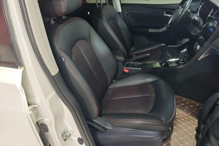 Used Venucia T70 2018 2.0L CVT Smart Enjoyment Version Right Front Seat