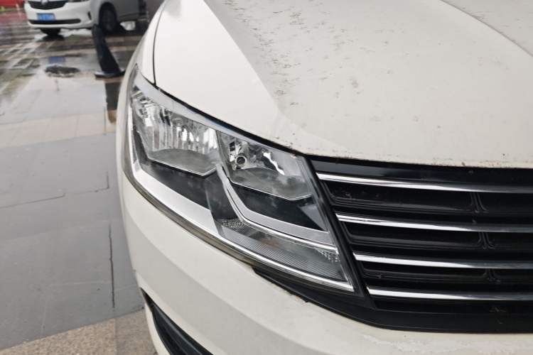 Used Volkswagen Lavida 2017 1.6L Manual Fashion Edition
