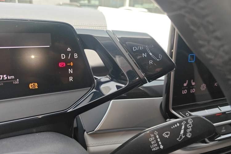 Used Volkswagen ID.6 CROZZ 2021 Long-Range PRO Edition Gear Lever