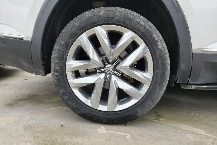 Used Volkswagen Teramont 2019 530 V6 Four-Wheel Drive Flagship Model China VI Standard Right Rear Wheel Hub