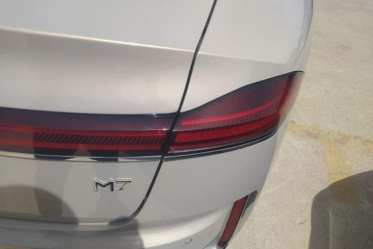 Used Roewe M7 DMH 2025 Model 160km Premium Version
