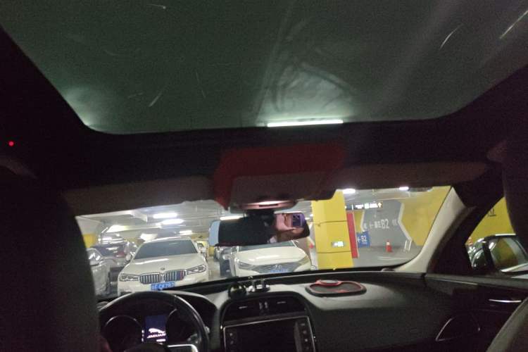 Used Jaguar XE 2015 2.0T 200 PS R-Sport Headliner