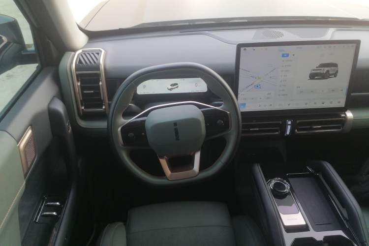 Used iCAR 03 2024 501km Four-wheel Drive Long-Range Advanced Version
