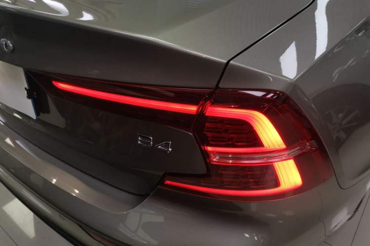 Used Volvo S60 2022 B4 Zhiyi Luxury Edition
