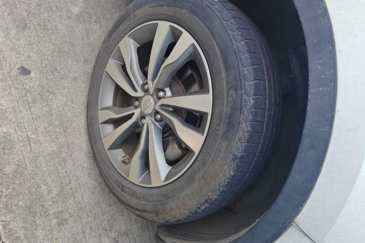 Used Geely Auto Emgrand X7 Sport 2016 2.0L Manual ZhiShang Version
