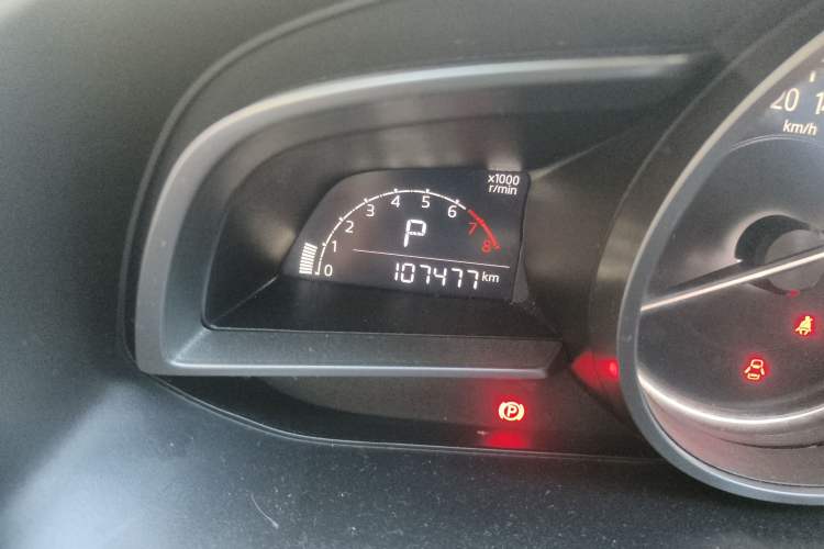 Used Mazda 3 Axela 2017 Sedan 1.5L Automatic Luxury Model Emission Standard China V Odometer Close Up