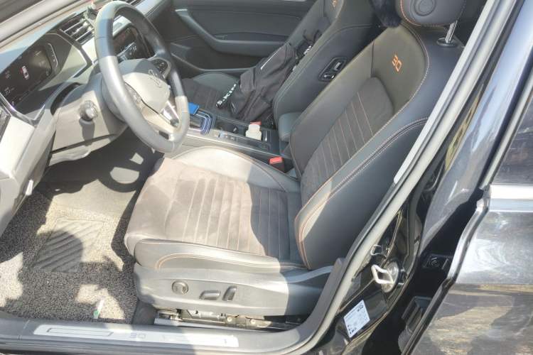 Used Volkswagen Magotan 2021 330TSI DSG 30th Anniversary Edition
