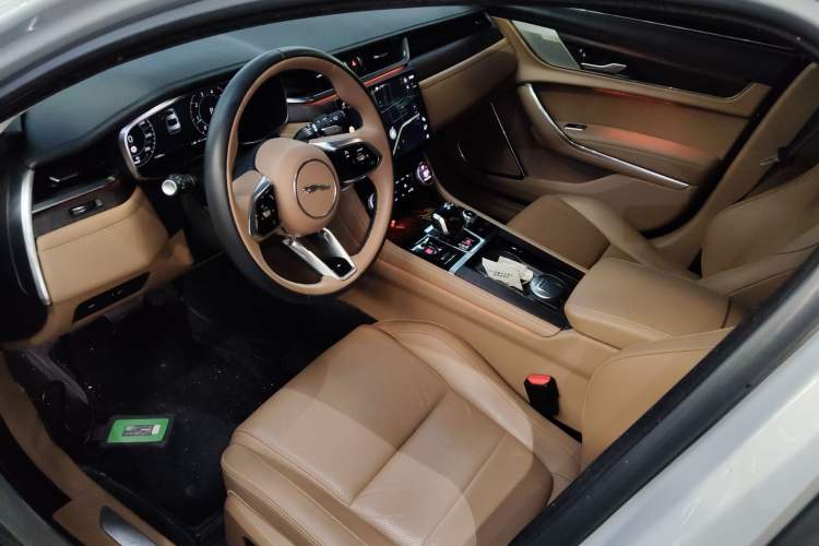 Used Jaguar XFL 2024 2.0T P250 Two-Wheel Drive Prestige Luxury Edition
