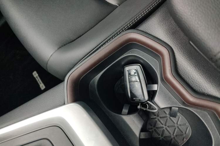 Used Toyota RAV4 2022 Dual-Engine 2.5L E-CVT Four-Wheel Drive Elite Plus Edition