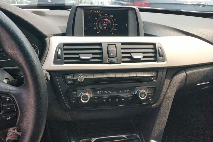 Used BMW 3 Series GT 2016 320i Fashion Model