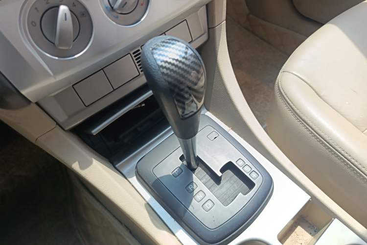 Used Ford Focus 2011 Hatchback 1.8L Automatic Fashion Edition Gear Lever