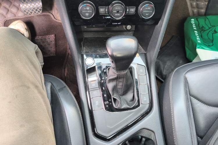 Used Volkswagen Tiguan L 2018 380TSI Automatic All-Wheel Drive Luxury Edition
